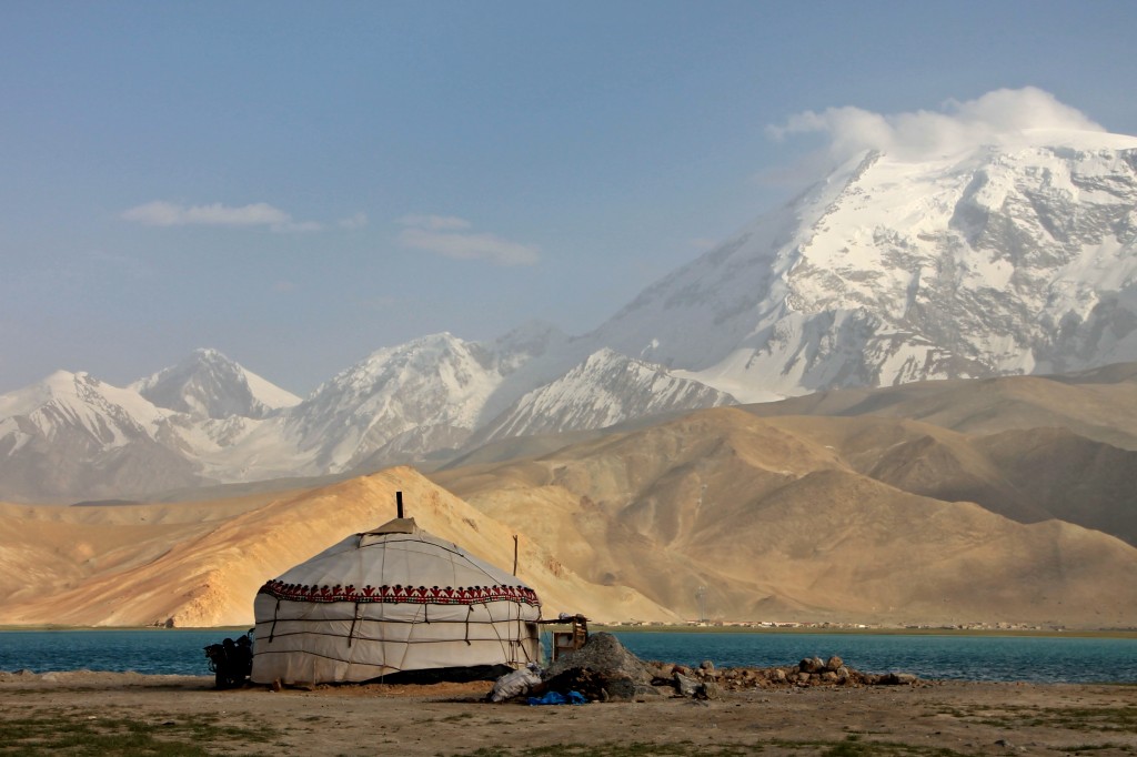 China-Karakul-Lake-Yurt